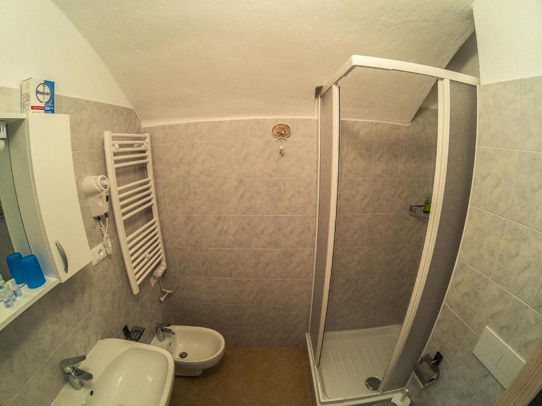 Il Gelsomino Hotell Carrodano Inferiore Exteriör bild
