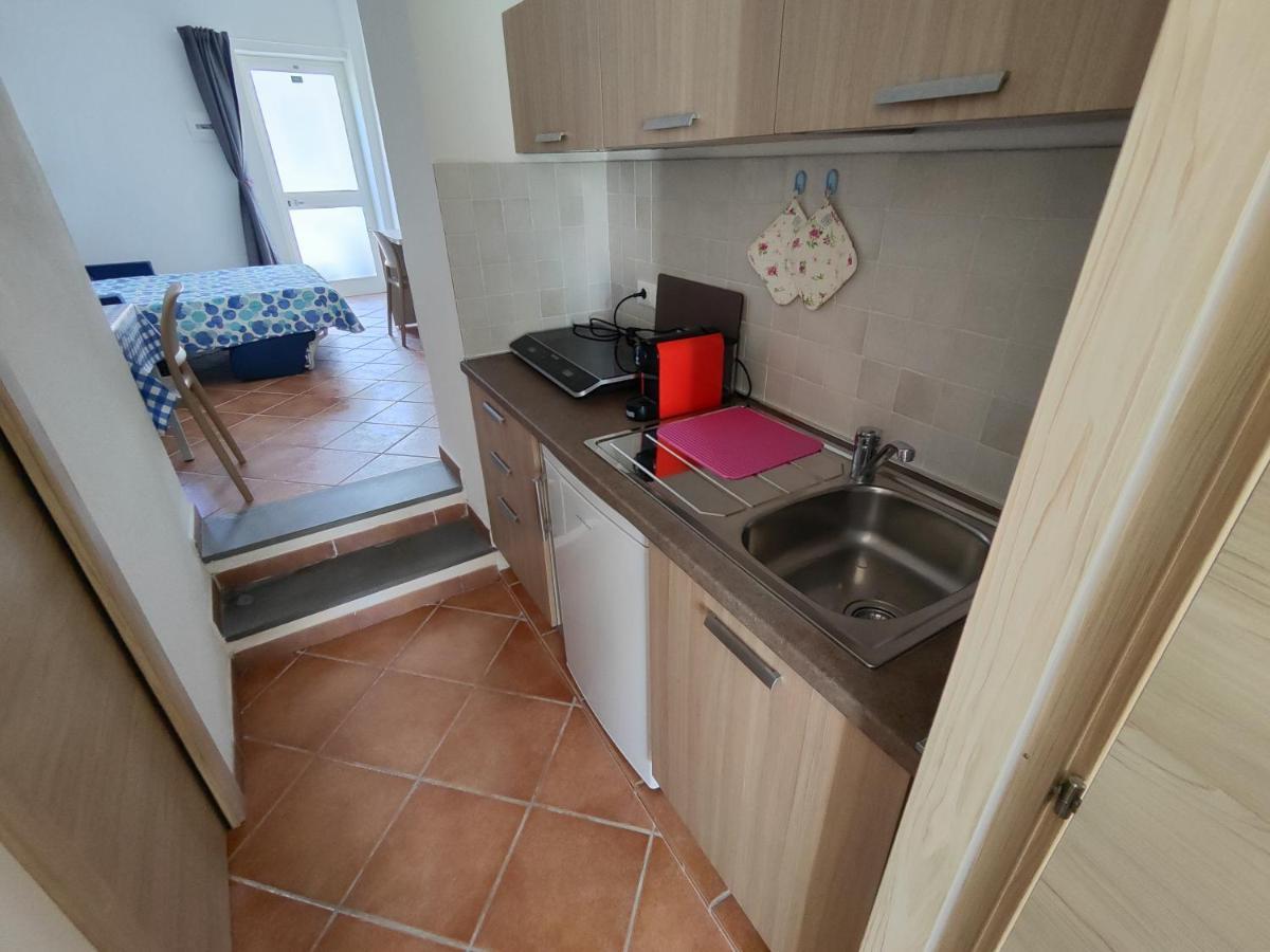 Il Gelsomino Hotell Carrodano Inferiore Exteriör bild