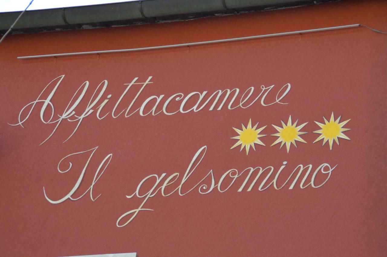 Il Gelsomino Hotell Carrodano Inferiore Exteriör bild