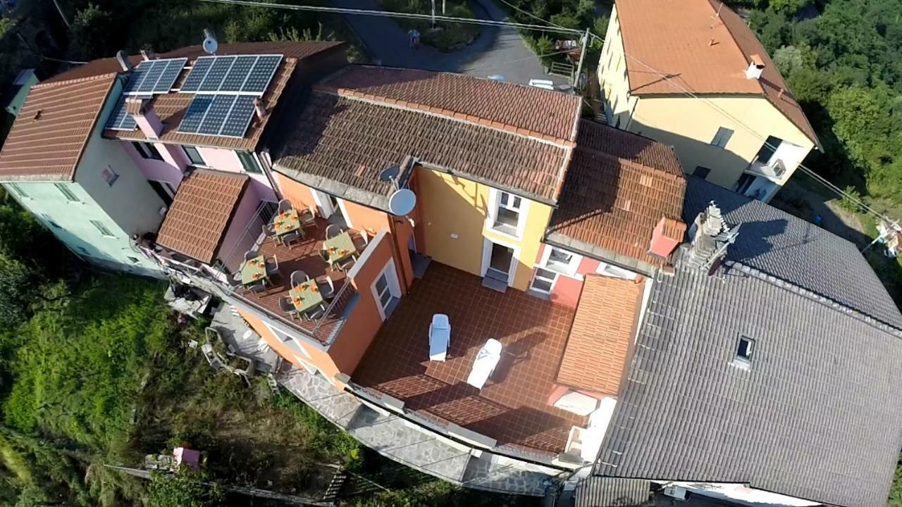 Il Gelsomino Hotell Carrodano Inferiore Exteriör bild