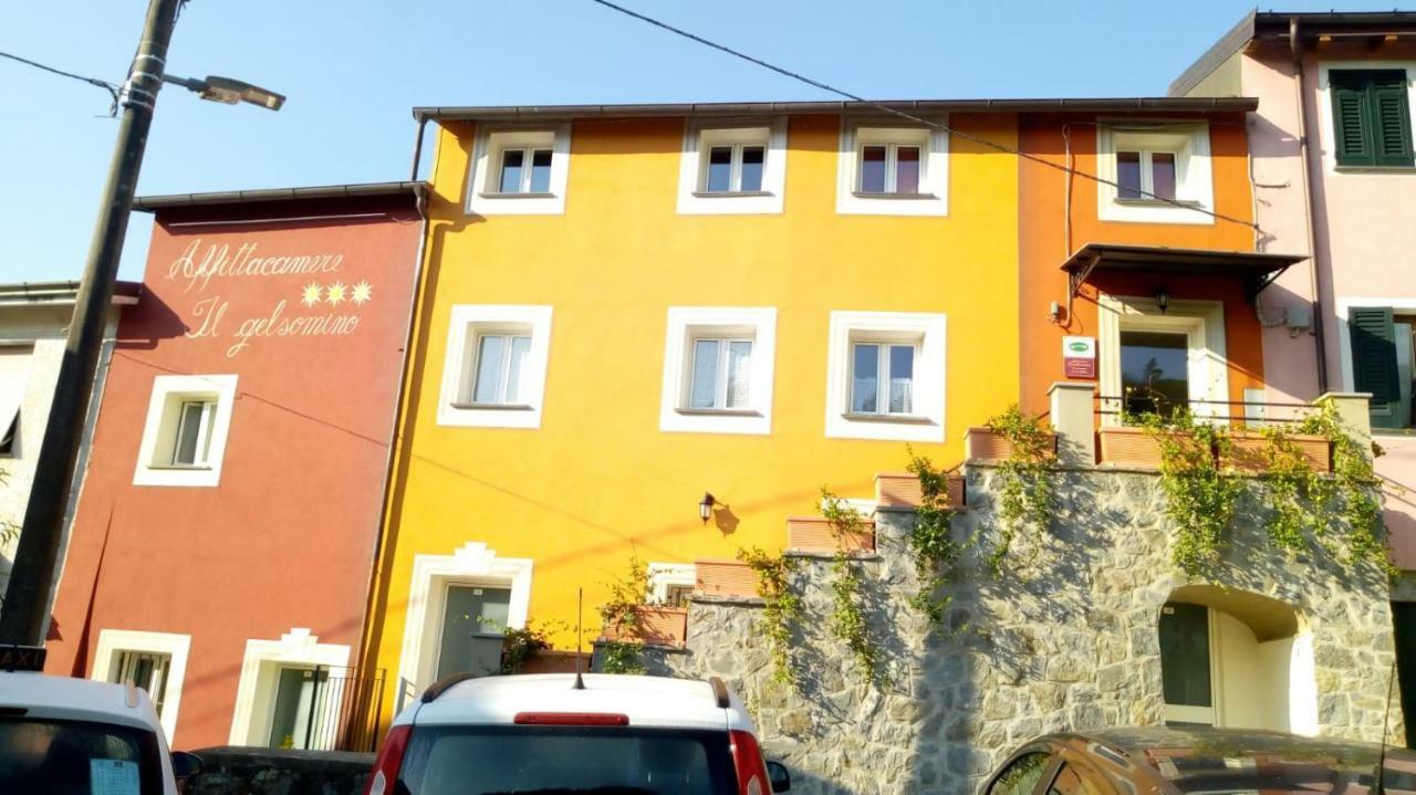 Il Gelsomino Hotell Carrodano Inferiore Exteriör bild