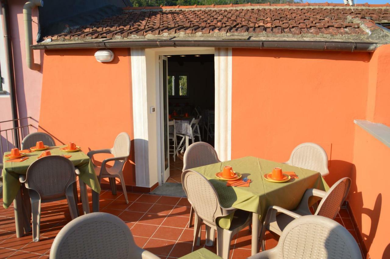 Il Gelsomino Hotell Carrodano Inferiore Exteriör bild